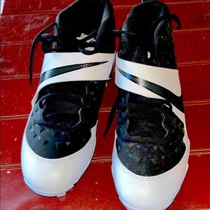 Boys 9.5 baseball Cleats